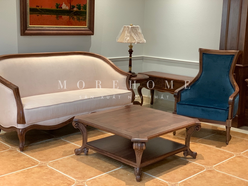 Sofa đơn khung gỗ óc chó bọc nỉ tân cổ điển đường cong mĩ miều, kiểu dáng mềm mại chắc chắn mang tới sử dụng thoải mái tiện nghi nhất cho sử dụng của gia chủ